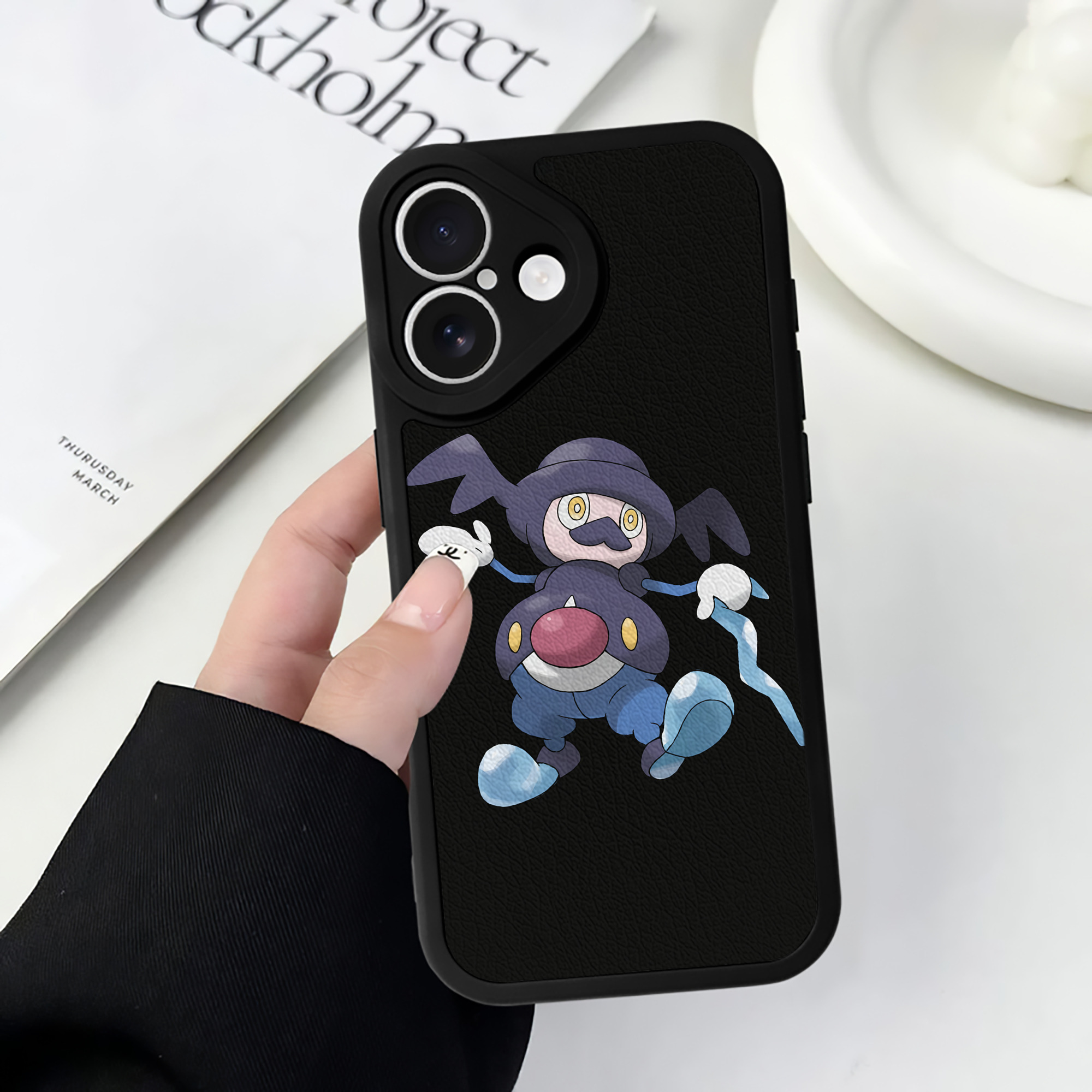 （画像用） ポケットモンスター Pokémon 【iPhone 16シリーズ対応】シリコンスマホケース（レザー調） 材質：シリコン